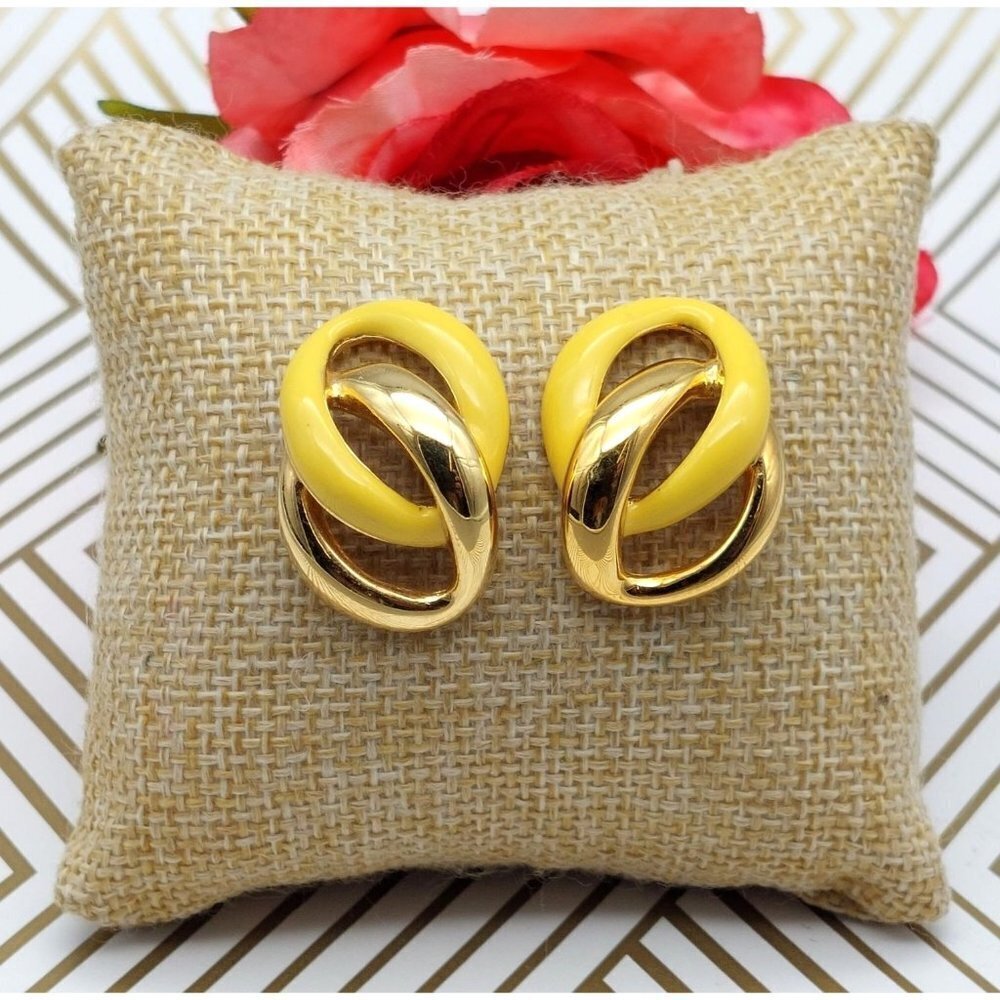 Napier Gold Tone & Yellow Enamel Twisted Knot Earrings Pierced Signed 1"